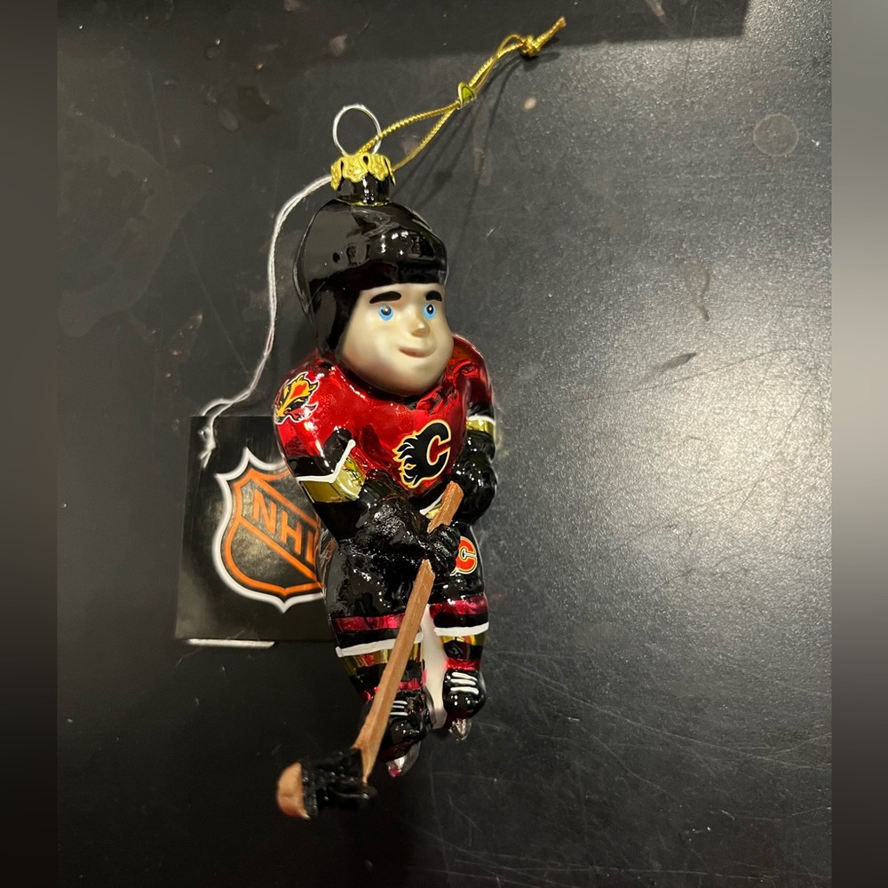 BNIB NHL Calgary Flames Christmas Ornament